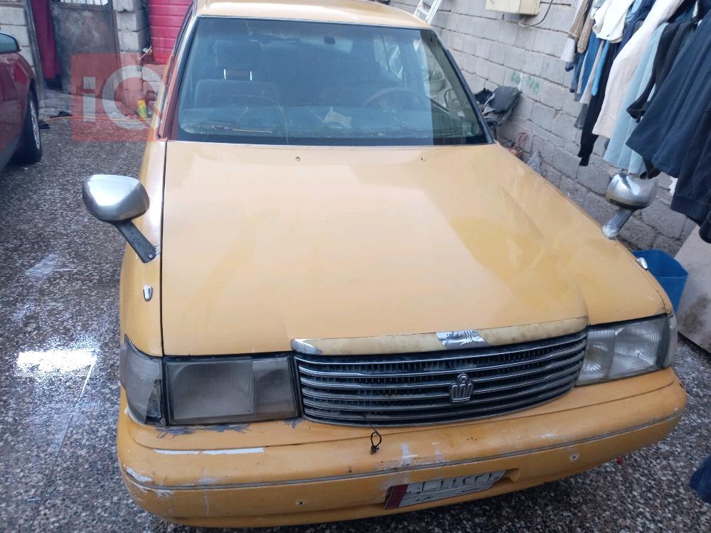 تۆیۆتا کراون